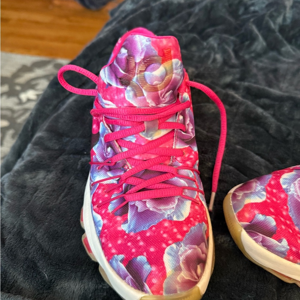 Nike Pink Floral Athletic ShoesNike Breast Cancer KD